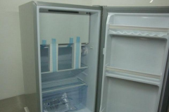 冰箱漏水该怎么办呢？冰箱漏水的解决办法