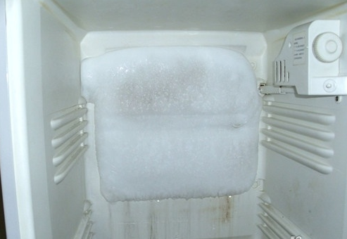 家用冰箱结冰